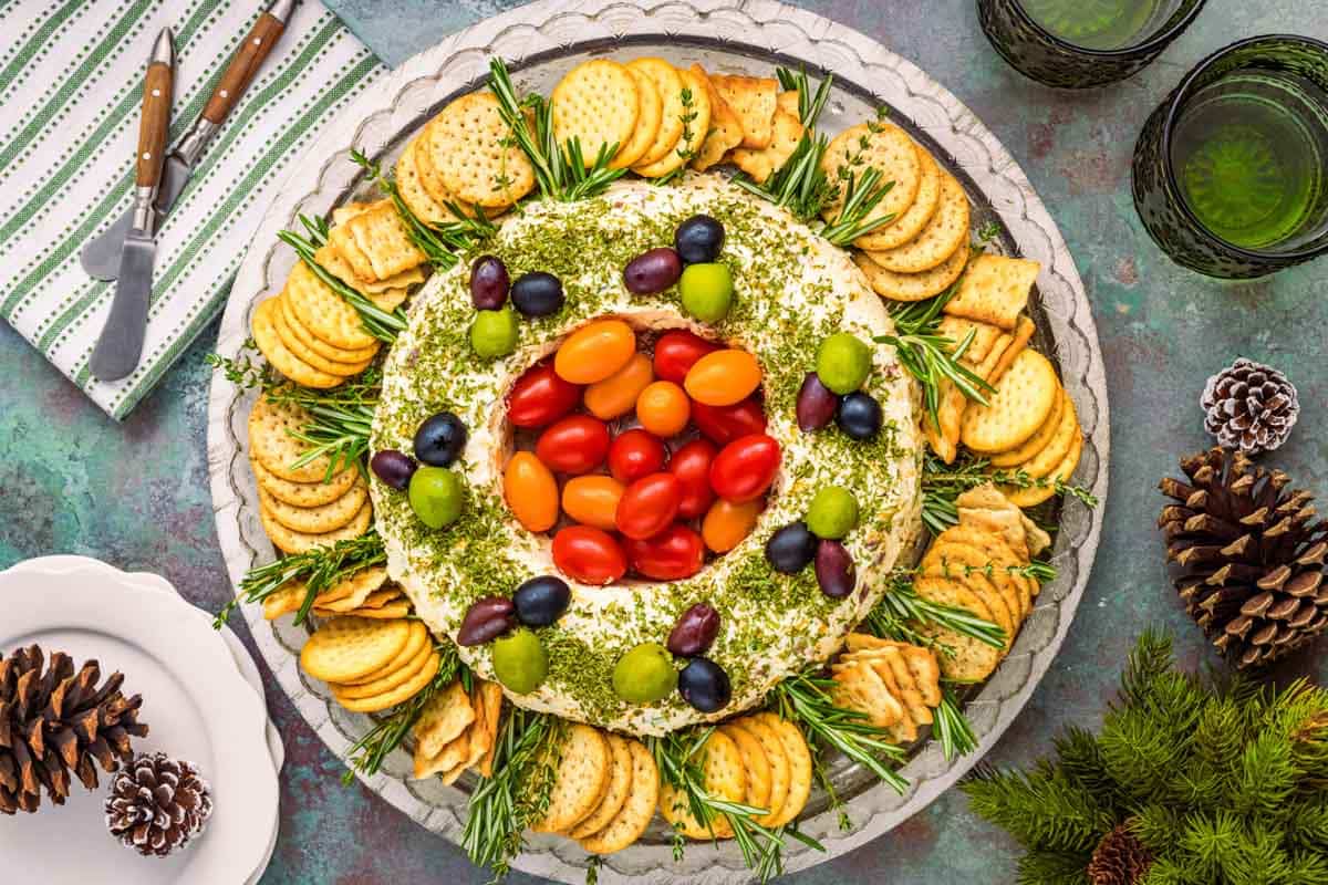 Easy Bacon Cheese Ball Wreath: Your Go-To Festive Appetizer